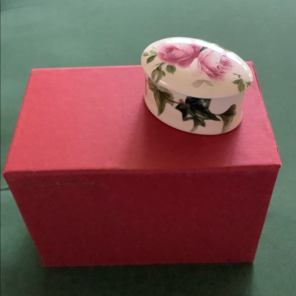 Crownford Fine Bone China Vintage Trinket. - Picture 8 of 10